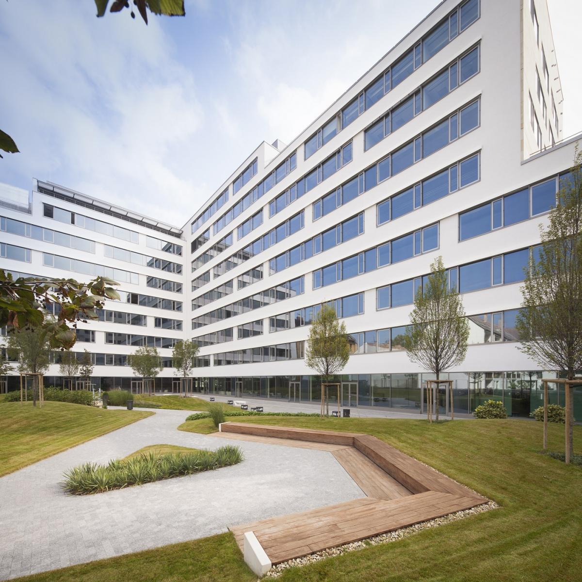 /uploads/posts/439916d628a571a8c25db51bdfcfdf3aaae6ad71/images/HB Reavis_Vaci Corner Offices_Budapest_01 – kopie.jpg